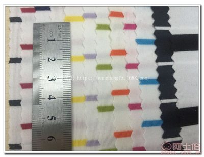 萬誠紡織直銷條紋間距牛奶絲針織面料Q8053: 舒適時尚的打底衫與裙裝優(yōu)選